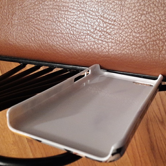 Mickey Mouse hard snap case for iPhone 5/5s/SE in VGUC - Picture 7 of 7